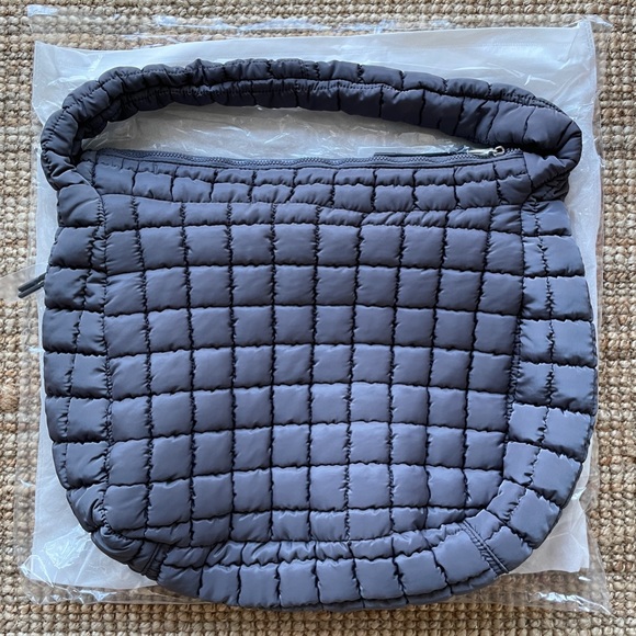 1 LEFT ✨NEW Free People FP Movement Quilted Carryall In Graphite - Picture 10 of 14